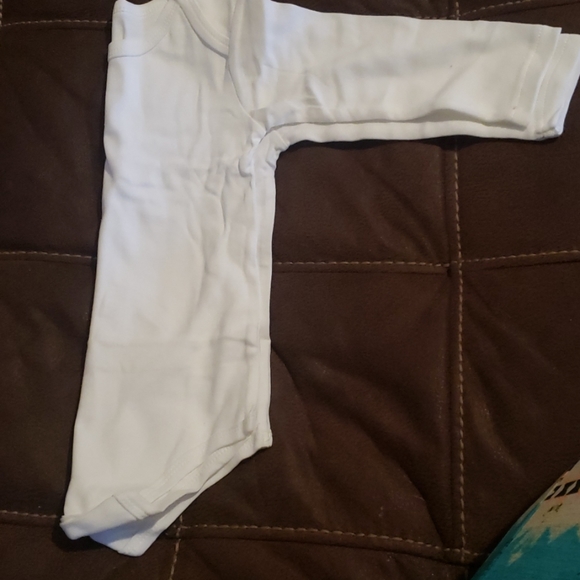 Plain onesie - Picture 2 of 3